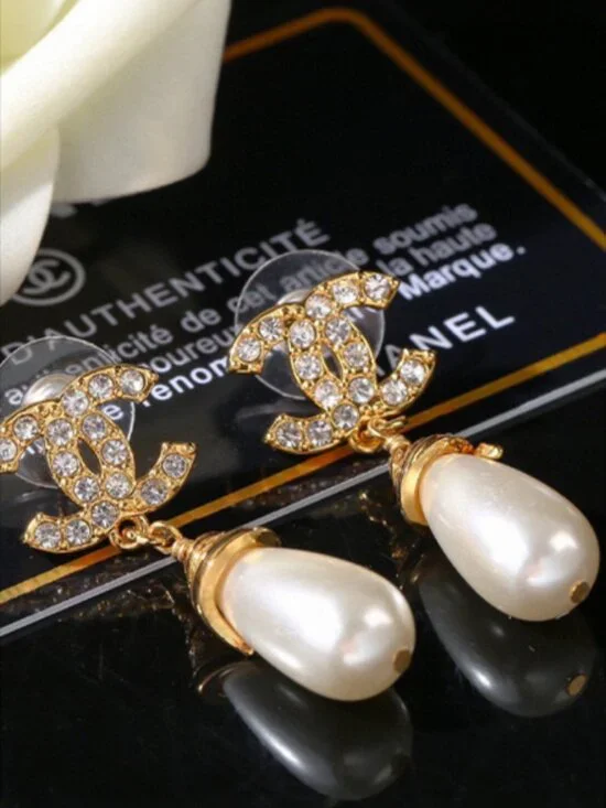 Chanel Pearl Earrings - Picture 5 of 5